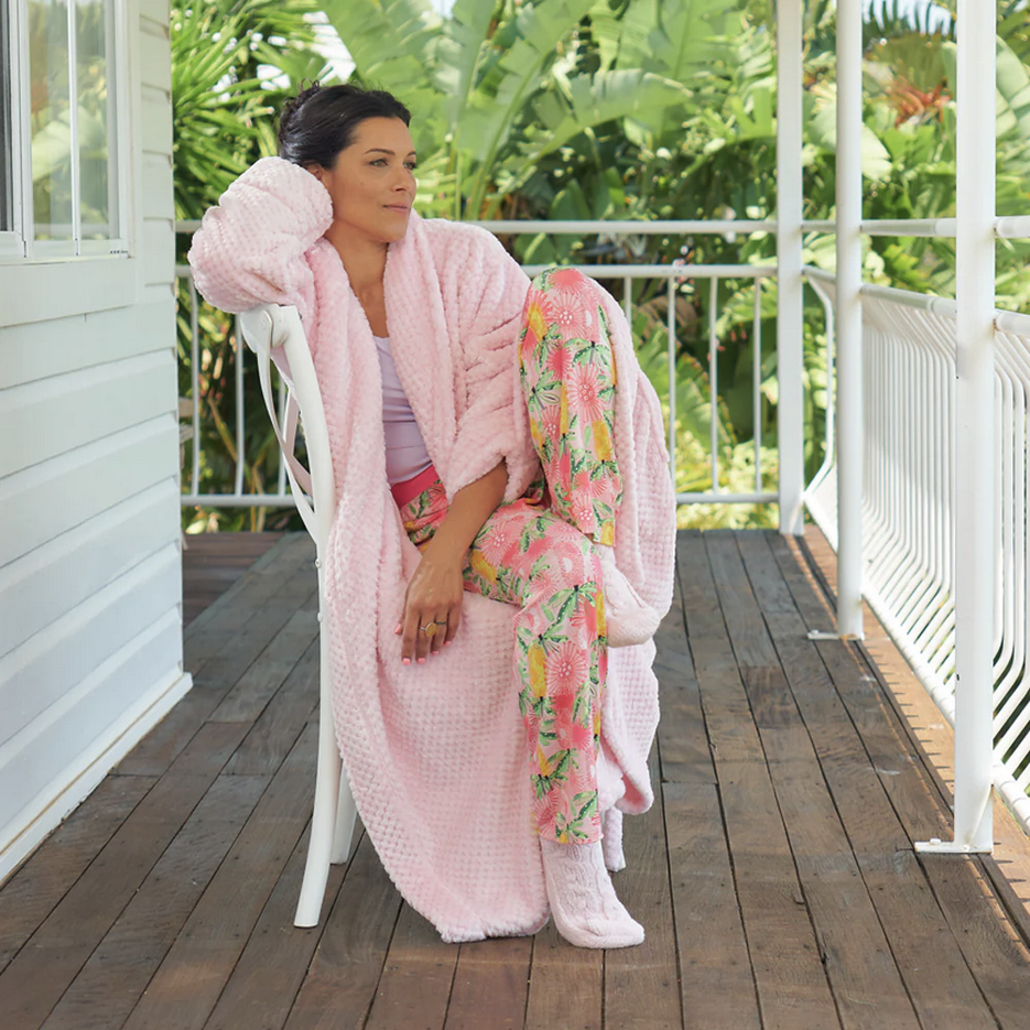 Annabel Trends Cosy Luxe Bath Robe Pink Quartz Lifestyle Worn Sitting Open | Merchants Homewares