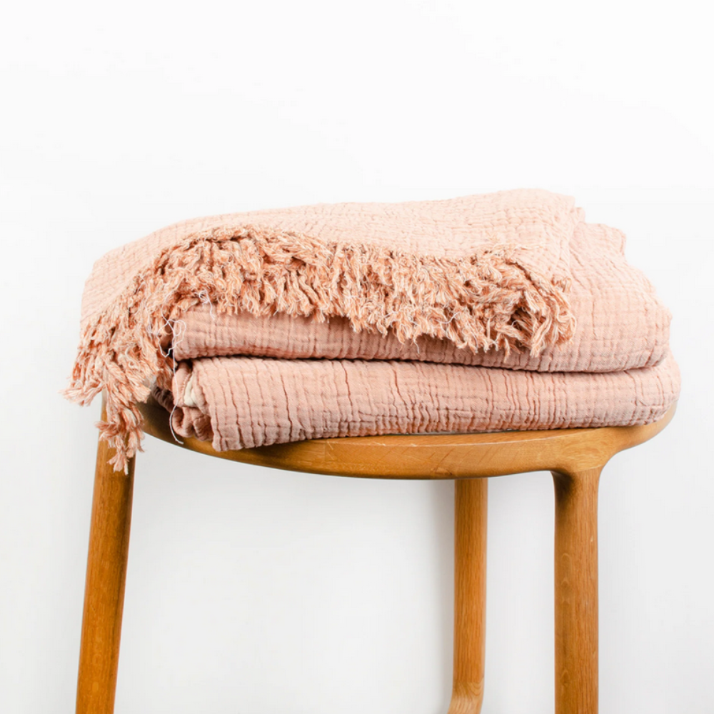 Seven Seas Atlantis Throw/Bedspread Dusty Pink | Merchants Homewares