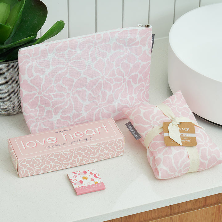 Annabel Trends Bath Fizzers Heart Set Lifestyle | Merchants Homewares