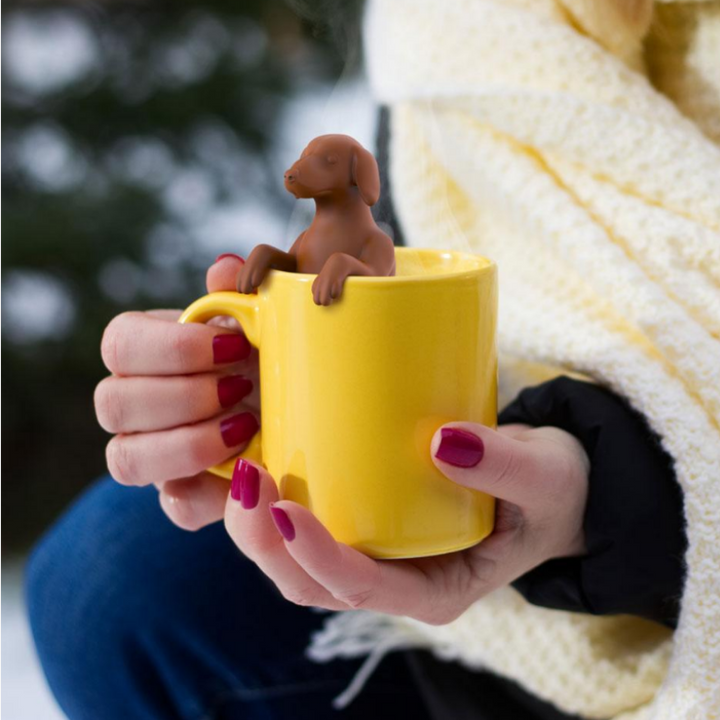 IS Albi Fred Hot Dog Tea Infuser Lifestyle | Merchants Homewares