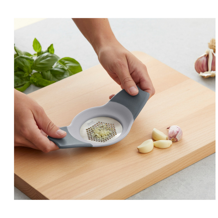Grand Designs | Kitchen Grate & Crush - 2 in 1 Garlic Crusher Grey/Silver